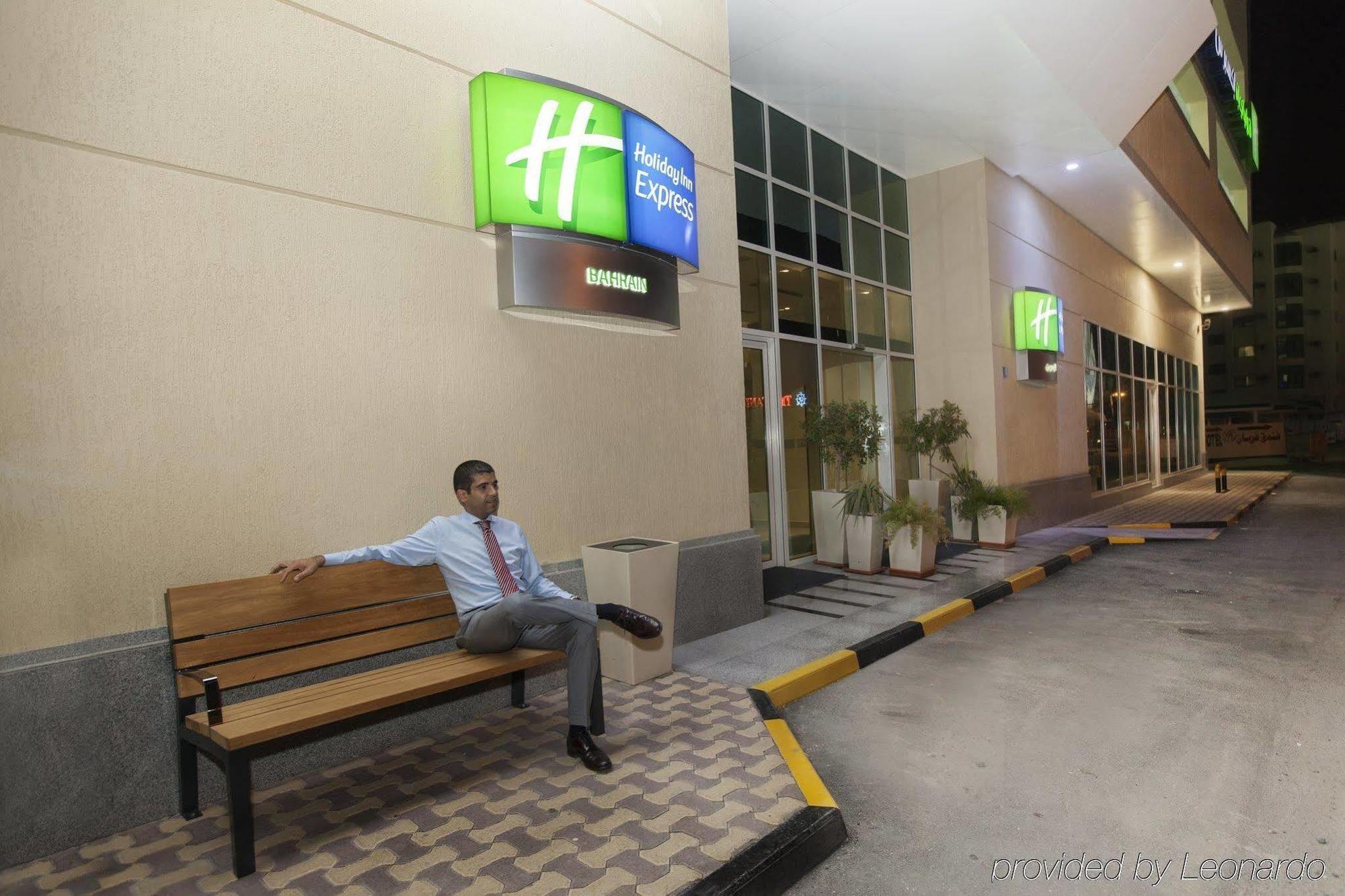 Holiday Bahrain Hotel Manama Luaran gambar